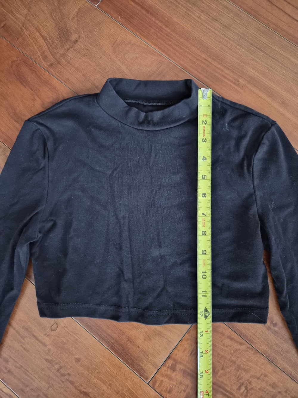 Black Long Sleeve Mock Neck Crop Top - Size XS - Picture 5 of 13